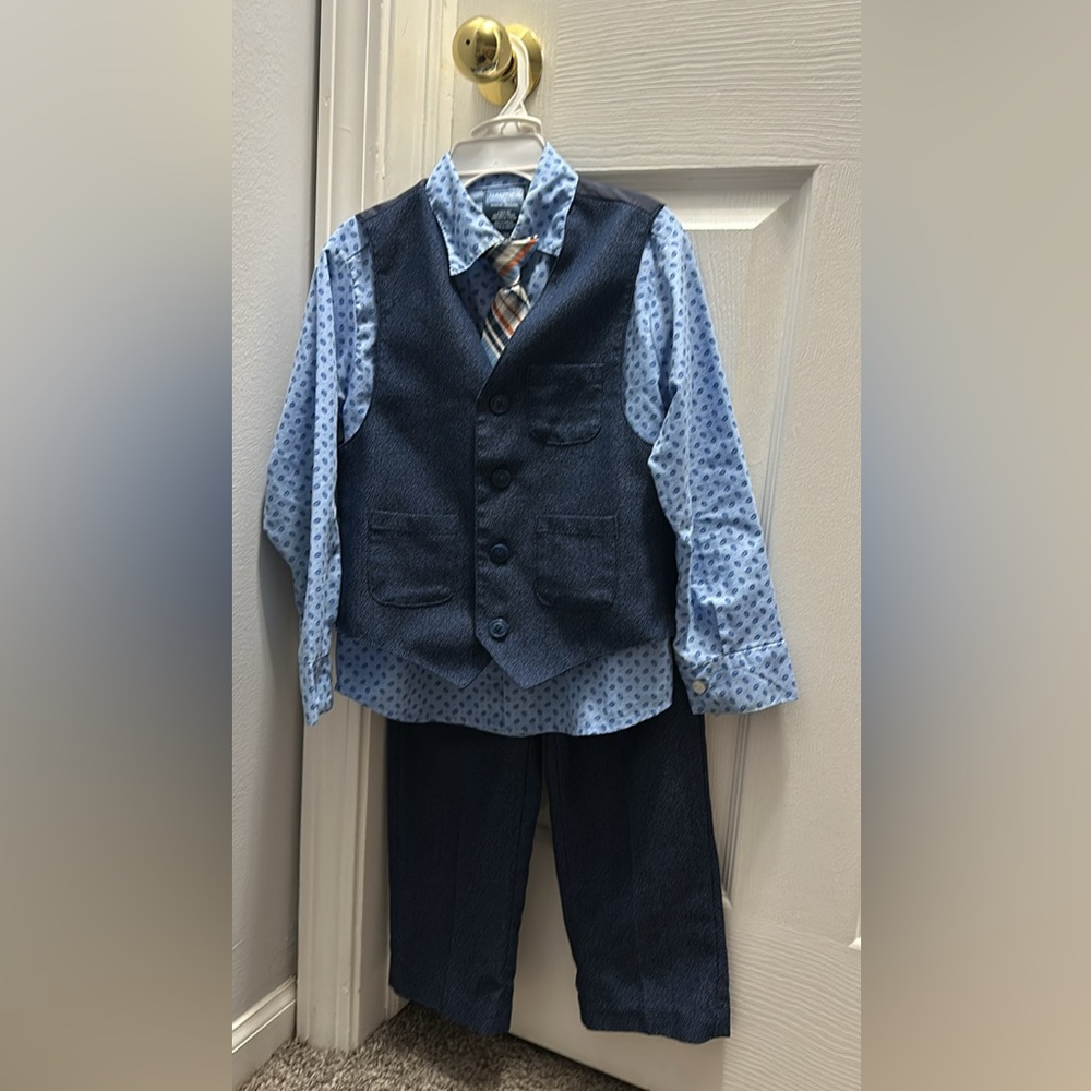 Navy blue size 5 boys formal suit